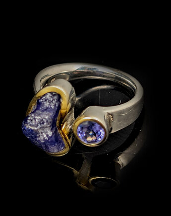 Księżycowy pierścionek z tanzanitami, Pracownia Neores