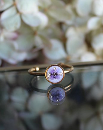 Złoty pierścionek regulowany smagliczka fioletowa fioletowy 003, zkwiatem