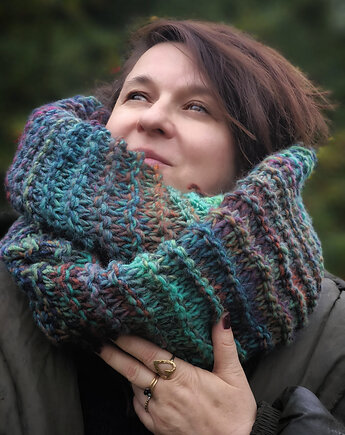 Duży szal MAXCOLOR  handmade " leśna harmonia", sploteka