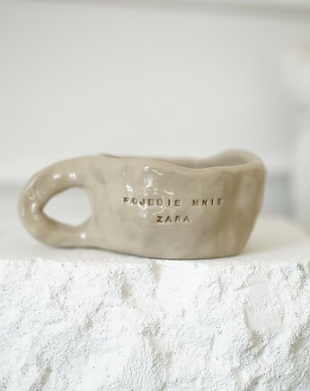 Kubek z brzydkim napisem POJEBIE MNIE ZARA 300 ml, rel ceramic