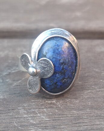 Lapis lazuli - pierścionek regulowany, po drugiej stronie lustra