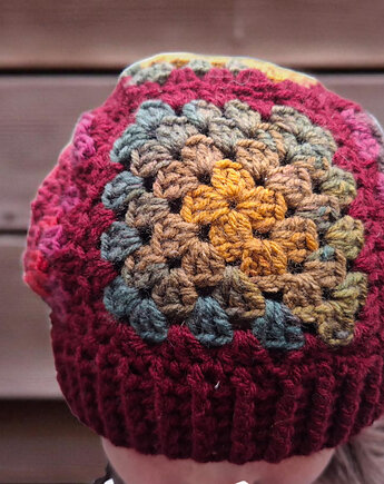 Szydełkowa czapka Granny Square burgund, Ciotka Matylda