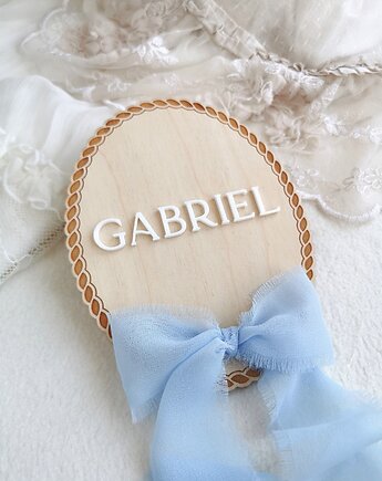 Tabliczka z imieniem, sesja noworodkowa, prezent dla noworodka, ONAiON