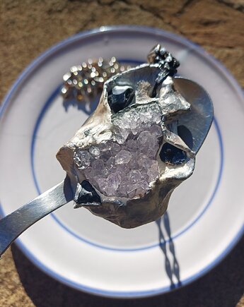 CRYSTAL WITCH - amulet z ametystem i obsydianem, Szary Piknik