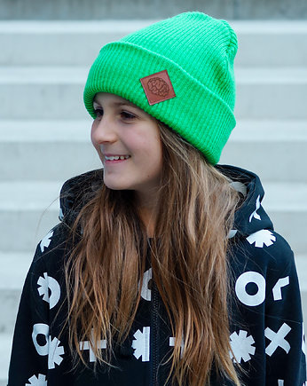 Neonowo zielona czapka dla dziecka logo ekoskórka, Brain Inside
