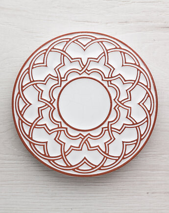 Ceramiczna podstawka geometryczna, biała z brązowym ornamentem, pracowniazona