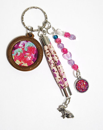 Breloczek - Róże, rzemień, pies - drewniany, yenoo