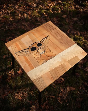 Ultra słodki Grogu Mandalorian little Yoda Star Wars stolik, Wind and Wood