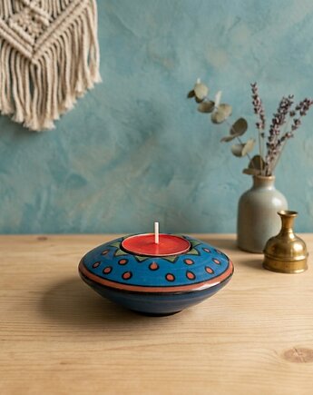 Ręcznie malowany świecznik, który przyciąga wzrok i buduje nastrój., Dom Światła