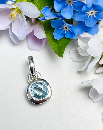 Spring - Srebrna zawieszka z  niebieskim topazem, ZAMIŁOWANIA - Super prezenty