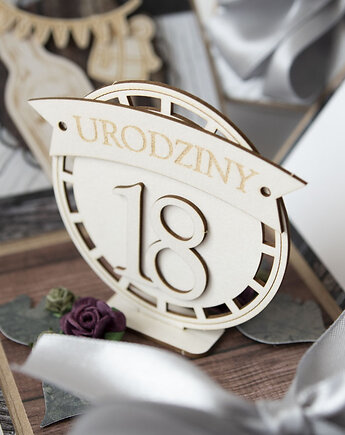 18 urodziny, exploding box, kartka 3d osiemnastka, Papiernik