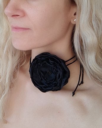 Naszyjnik choker z czarnym kwiatkiem, Made by Joan