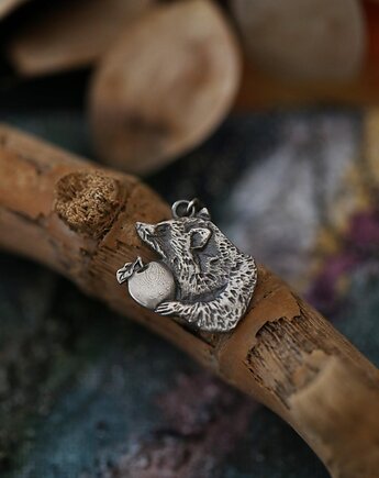 Wisior szop z jabłkiem ze srebra próby 925, Cztery Humory