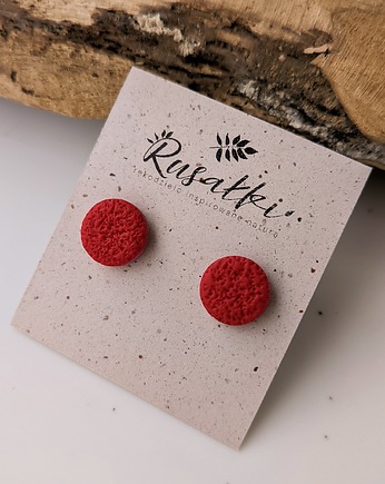 Czerwone kolczyki sztyfty kropki, czerwona biżuteria minimalistyczna, Dary Rusałki