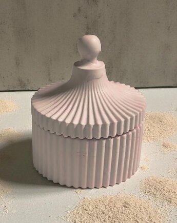 Inspirowana zapachem YSL-Świeca sojowa w różowym gipsie PINK SILENCE, Oyka Candle
