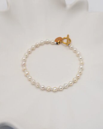 Bransoletka z małych naturalnych Pereł i Selenitu, w hand works