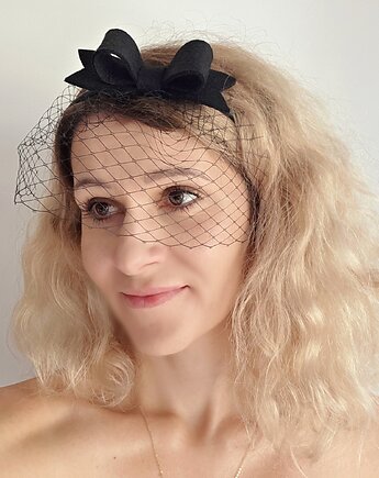 Fascynator  czarny elegancki  kokarda z woalką halloween