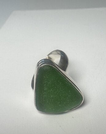 Srebrny pierścionek regulowany ze szkłem morskim, bluewavestudio