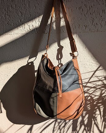 Kubełek Skórzana torba w kolorach koniaku złota i zieleni, Łagoda