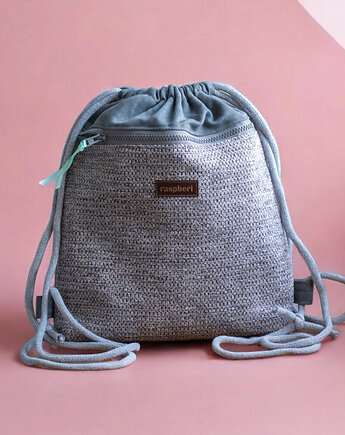 Szary plecak z przednią kieszenią plecionka, raspberi