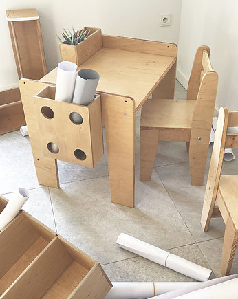 A stolik, OSOBY - Prezent dla dziecka
