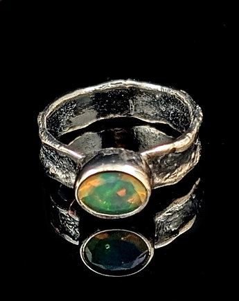 Pierścionek subtelny z opalem, Pracownia Neores