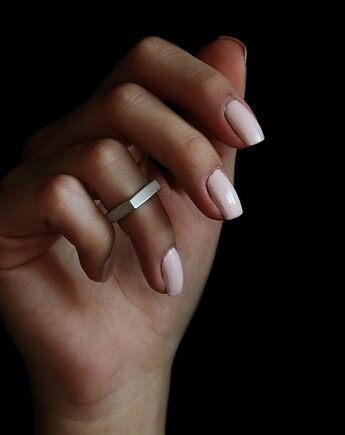 Petite I pierścień, ARTON