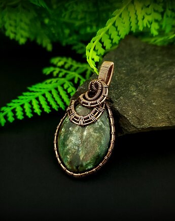 Wisiorek ze szmaragdem, Blue Pearl Art