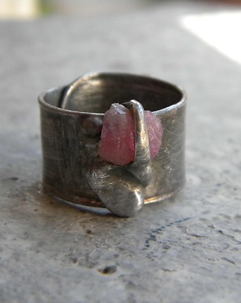 Różowy turmalin  - pierścionek, Beata Trotter