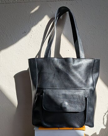 Czarna skórzana torba na ramię z kieszonką, Łagoda