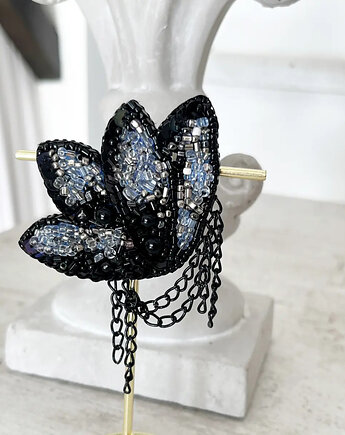 Broszka ALIA 7 ręcznie haftowana przypinka z koralikami kwiat, HAART