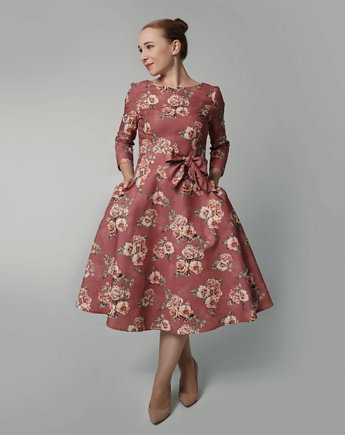 Elegancka sukienka midi rozkloszowana różowa w kwiaty retro, Krawczi