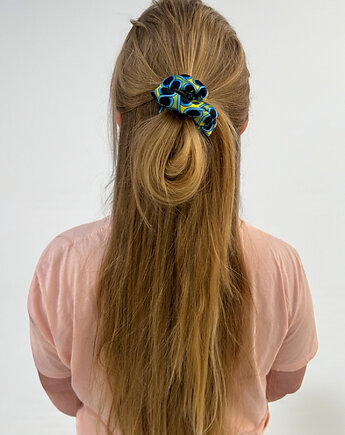 Jedwabna scrunchie gumka frotka midi geometryczna niebieska, Zdunetti