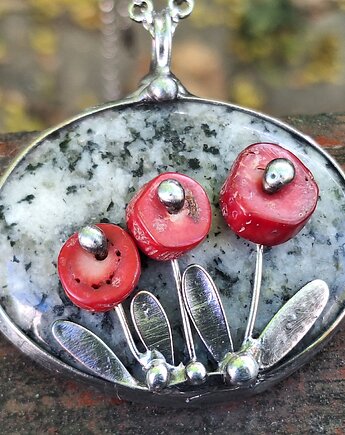 Maki - wisiorek, po drugiej stronie lustra