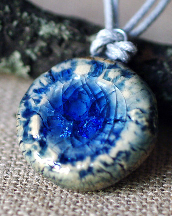 Błękitny  wisiorek ceramiczny SEAGLASS, naszyjnik z duszą, Bea Fine Arts