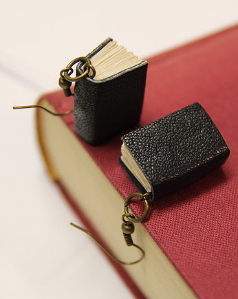 Kolczyki mini książki skórzane, OSOBY - Prezent dla siostry