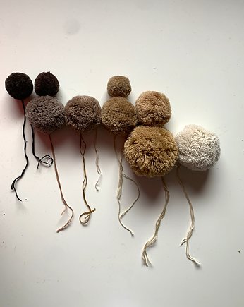 Pompony w odcieniach brązu i beżu, 3 rozmiary, 226 sztuk, Joanna Szwelengreber