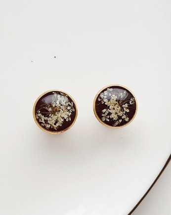 Kolczyki sztyfty z dziką marchwią tło bordo, Jaskółcze ziele handmade 