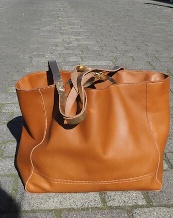 Koniakowa duża skórzana torba ze złotymi uchytami, Łagoda