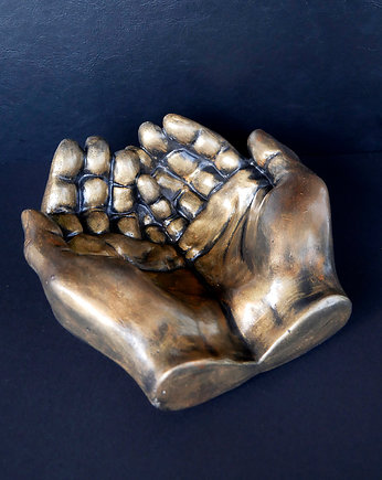 Rzeźba z gipsu złote dłonie, JBJart Justyna Jaszke