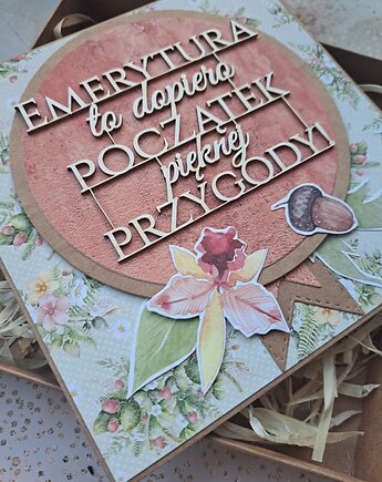 Kartka z okazji przejścia na emeryturę dla kobiety (pudełko), Kartkodzielo