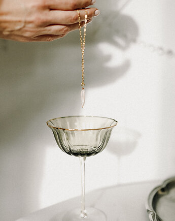 Łańcuszek z perłą, Konevka store