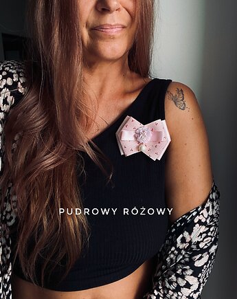 Brosza z kolekcji z wisienkami z kwiatem i perłą  Wiśnia, Pudrowy Różowy