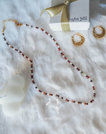 Naszyjnik z pereł i granatowych kamieni, MAYBEJWLR