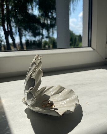 Ceramiczna Muszla Muszelka Skarbiec z Perłą na Biżuterię Perłowa Biel, Maison Fragile