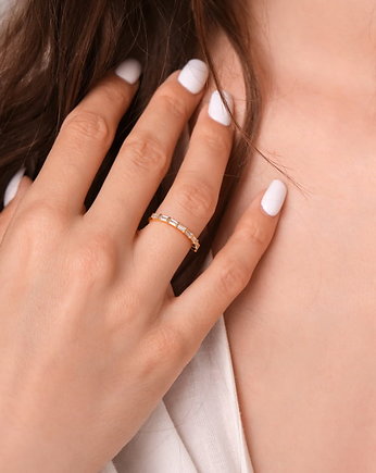 Złoty pierścionek White Gleam ozdobiona cyrkoniami srebro 925 pozłacane, Coccola JEWELLERY