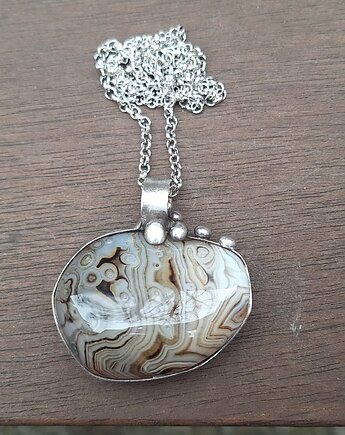 Pustynia kamienista - wisiorek, po drugiej stronie lustra