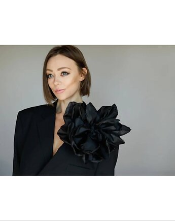 Duża broszka kwiat w kolorze czarnym, Celina Parysów