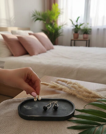 Podstawka owalna z gipsu na biżuterię, Barwny Zakątek