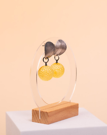 Kolczyki srebrne z bursztynem bałtyckim rzeźbionym, Amber by Baco